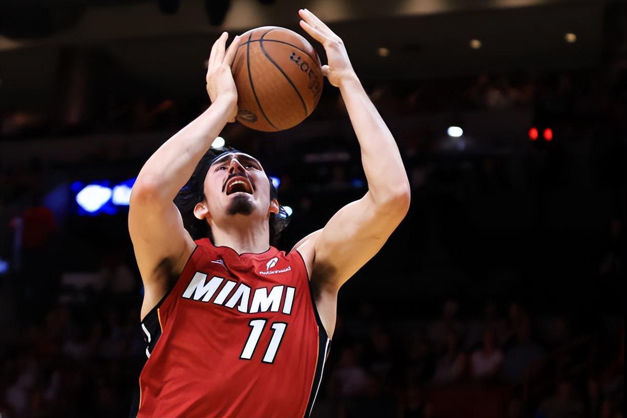 热火主教练:哈克斯找回了对比赛的兴趣,他只需要提升决策能力